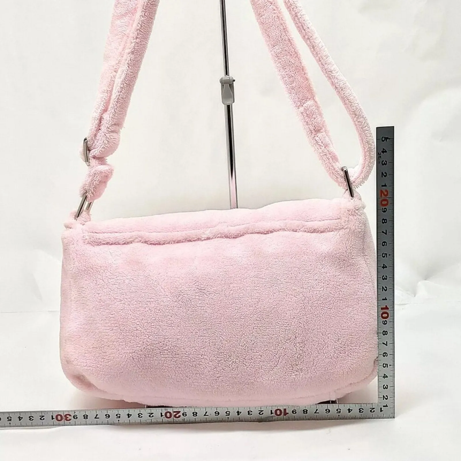 100% Authentic Chanel Shoulder Bag Pink Fur