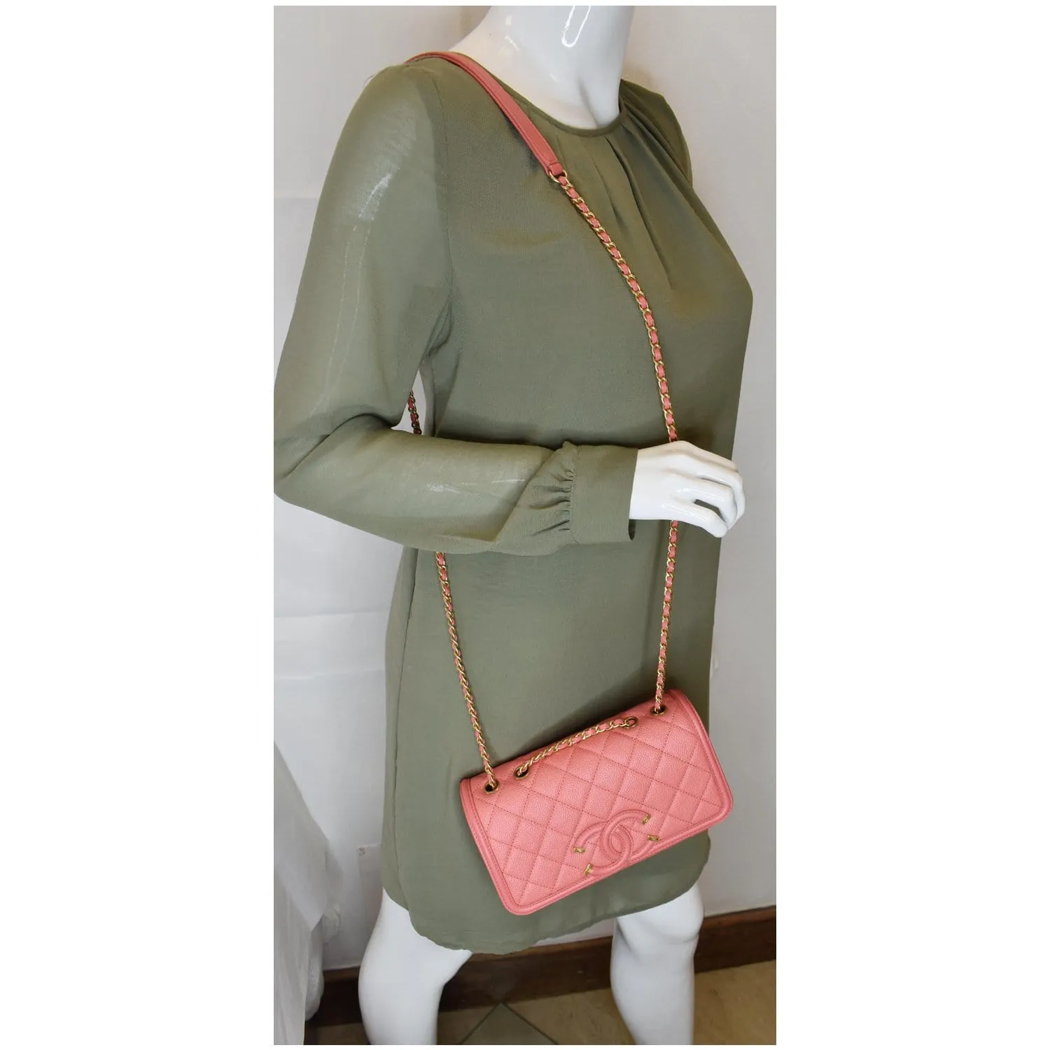 CHANEL CC Filigree Medium Quilted Caviar Leather Shoulder Bag Salmon