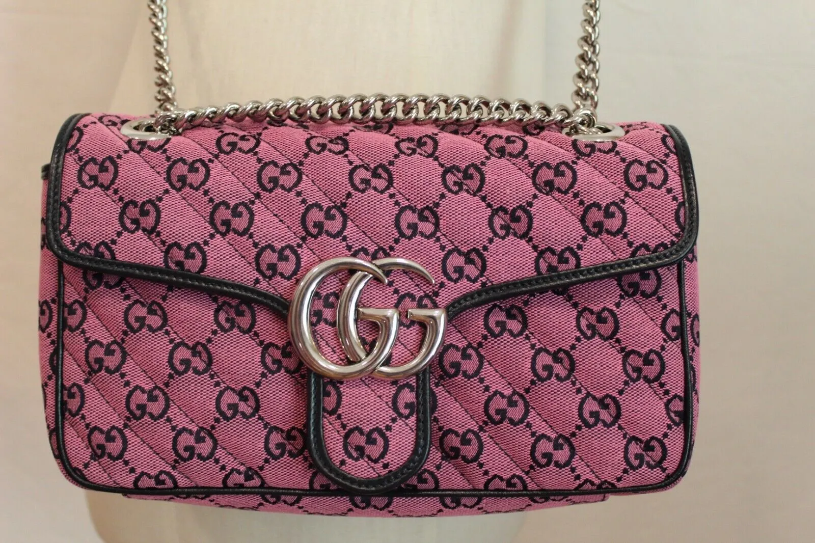 Gucci GG Marmont Shoulder Bag in Pink with Real Authentication Certificate