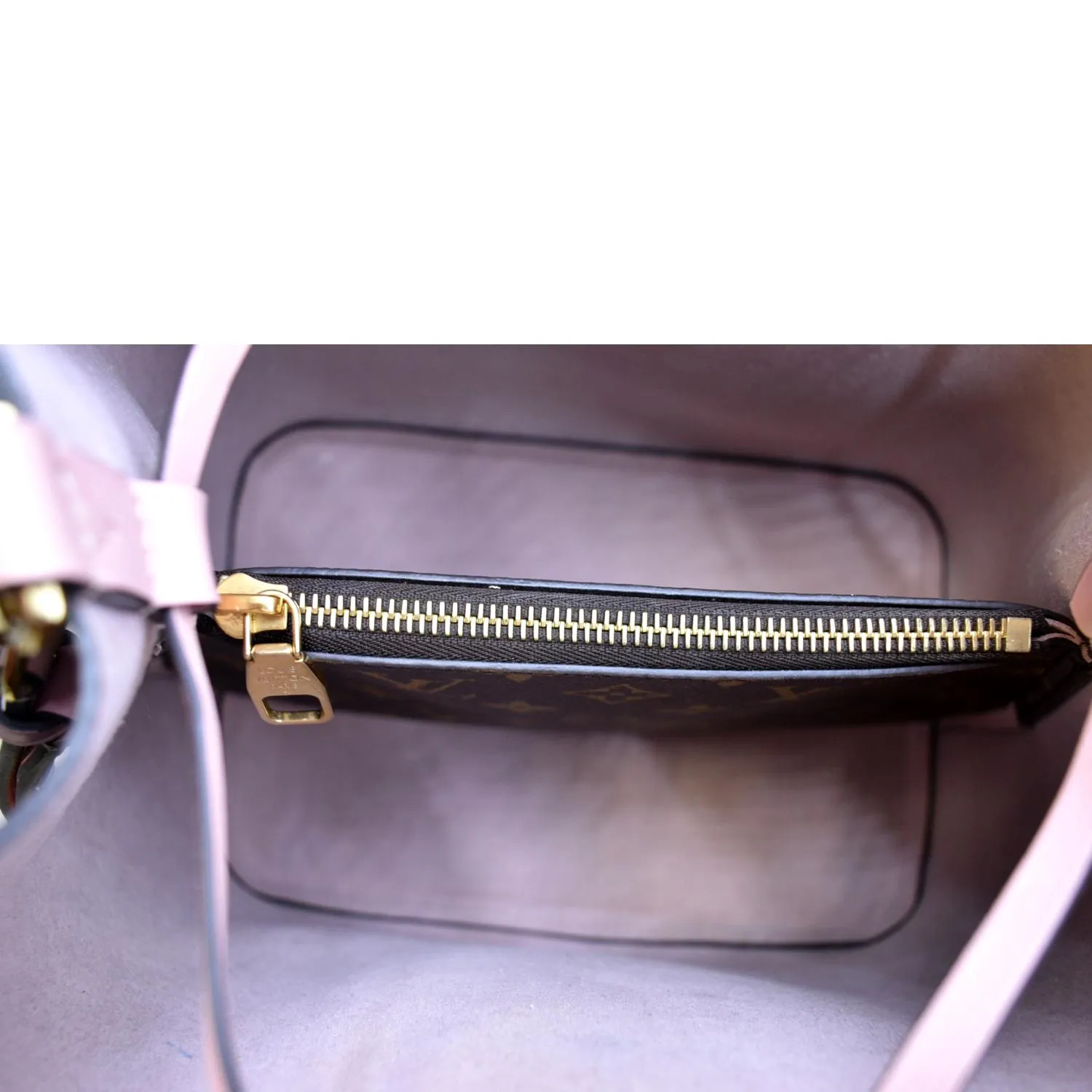 LOUIS VUITTON Neonoe MM Monogram Canvas Shoulder Bag Pink
