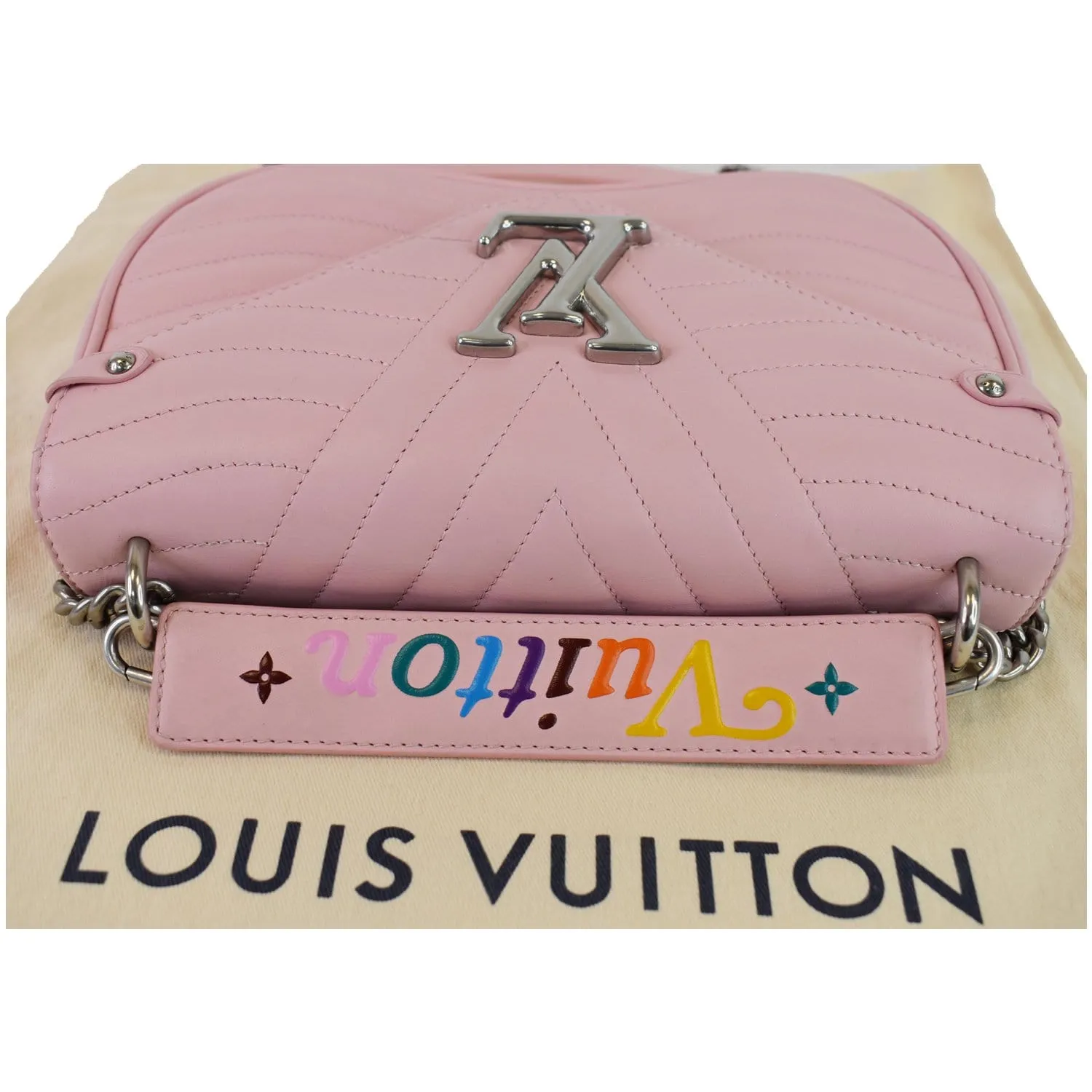 LOUIS VUITTON New Wave Chain MM Calfskin Leather Shoulder Bag Rose Pink