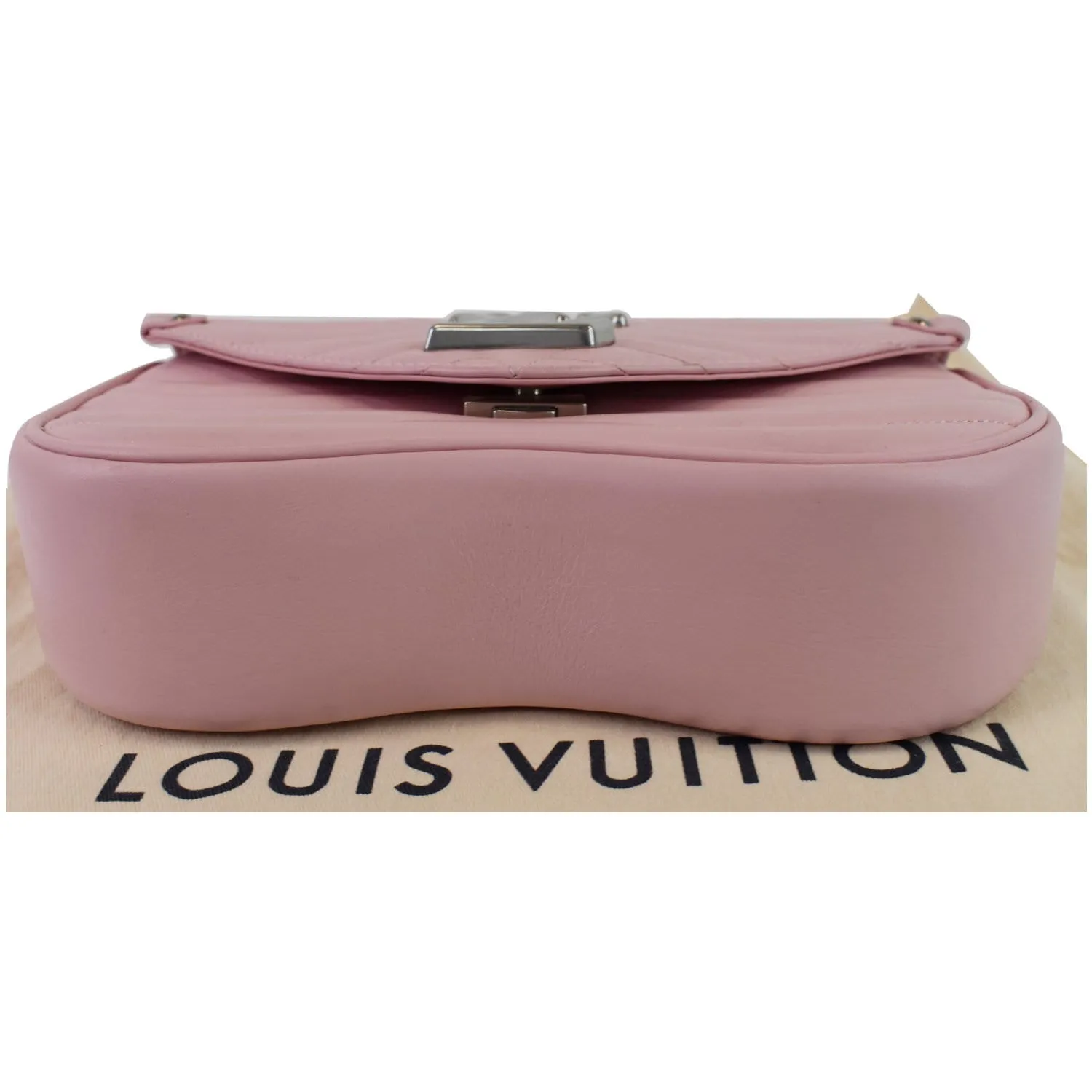 LOUIS VUITTON New Wave Chain MM Calfskin Leather Shoulder Bag Rose Pink