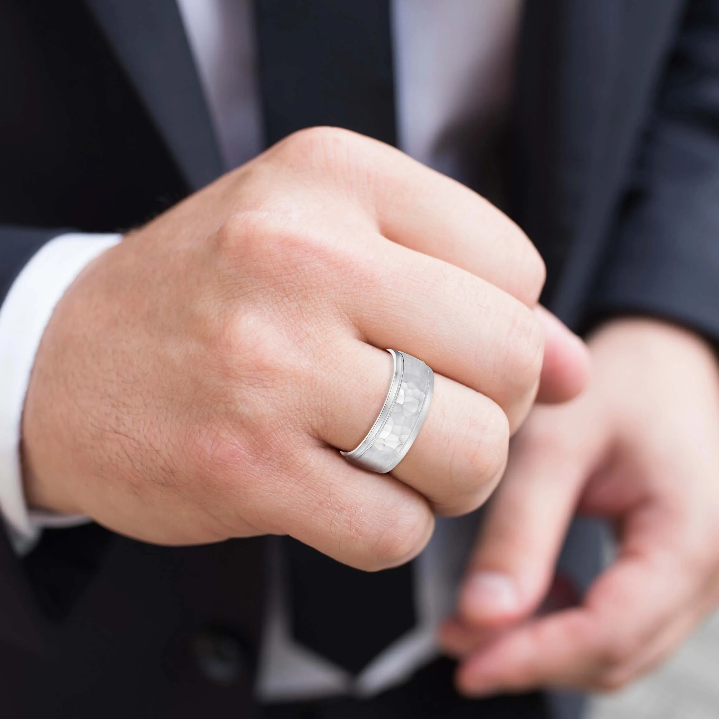 Men’s Milgrain Edges Hammered Center Band