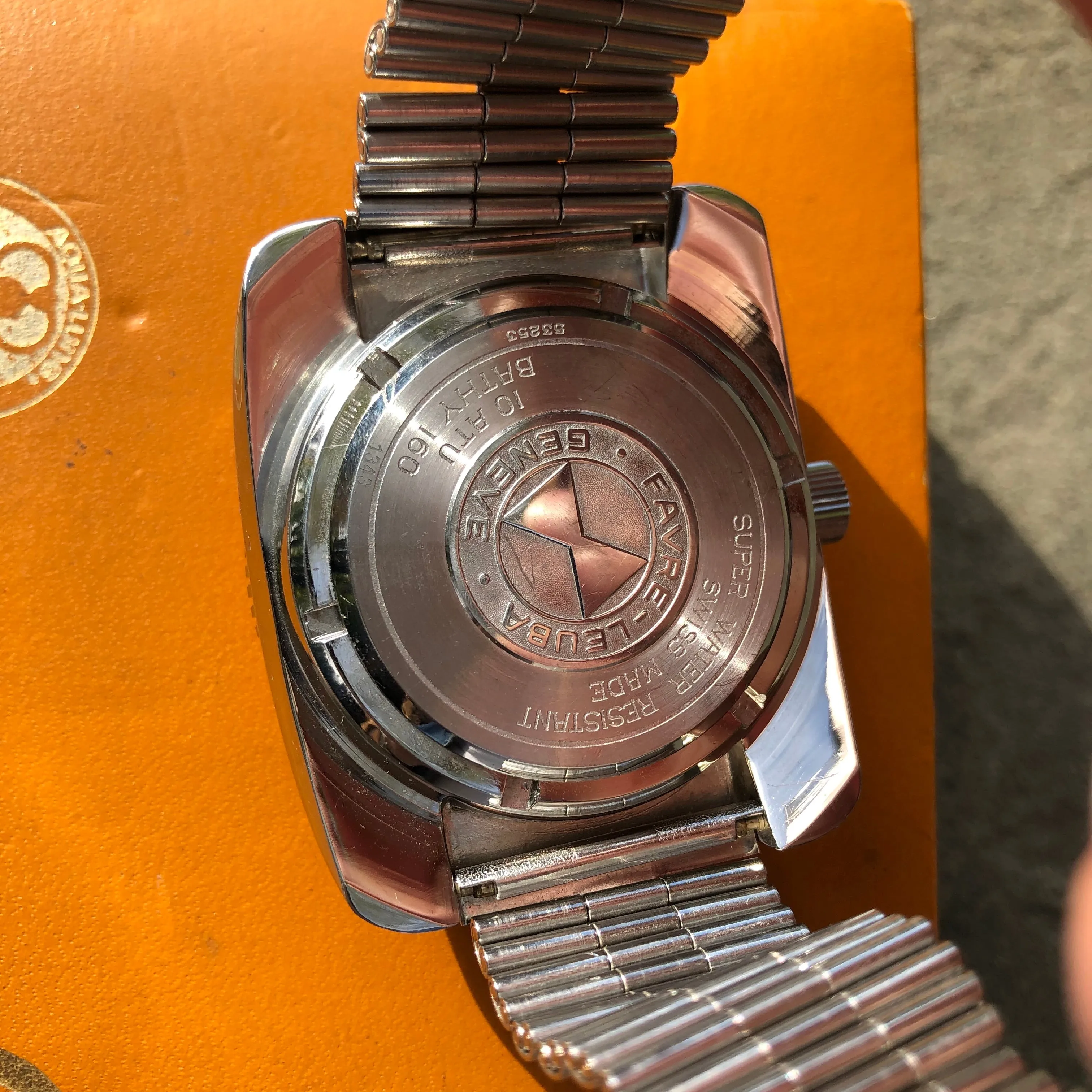 Vintage Favre Leuba Bathy 160 Aqua Lung 53253 U.S. Divers Tropical Bakelite Wristwatch