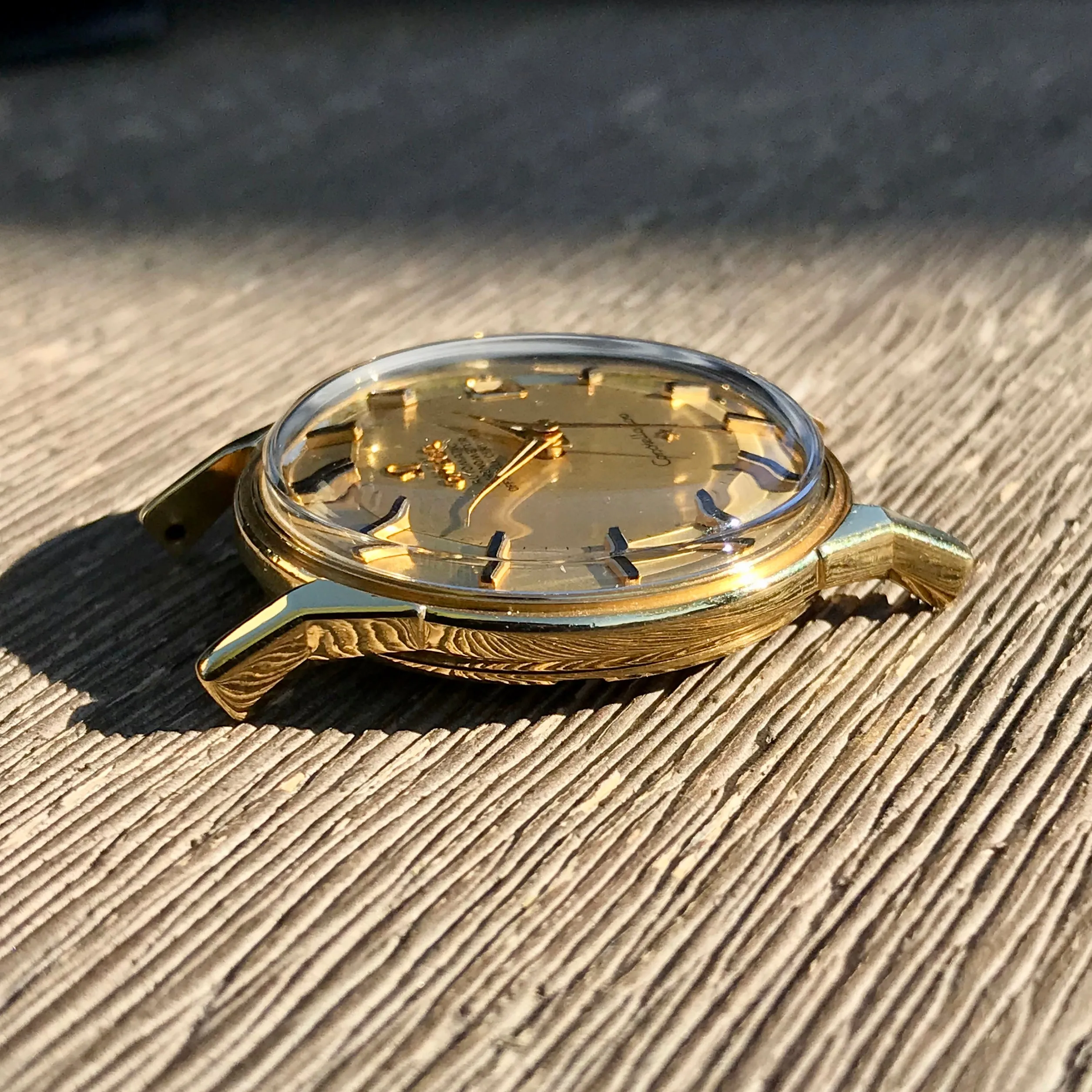 Vintage Omega Constellation Date 168.005 18K Yellow Gold Caliber 561 Automatic Wristwatch