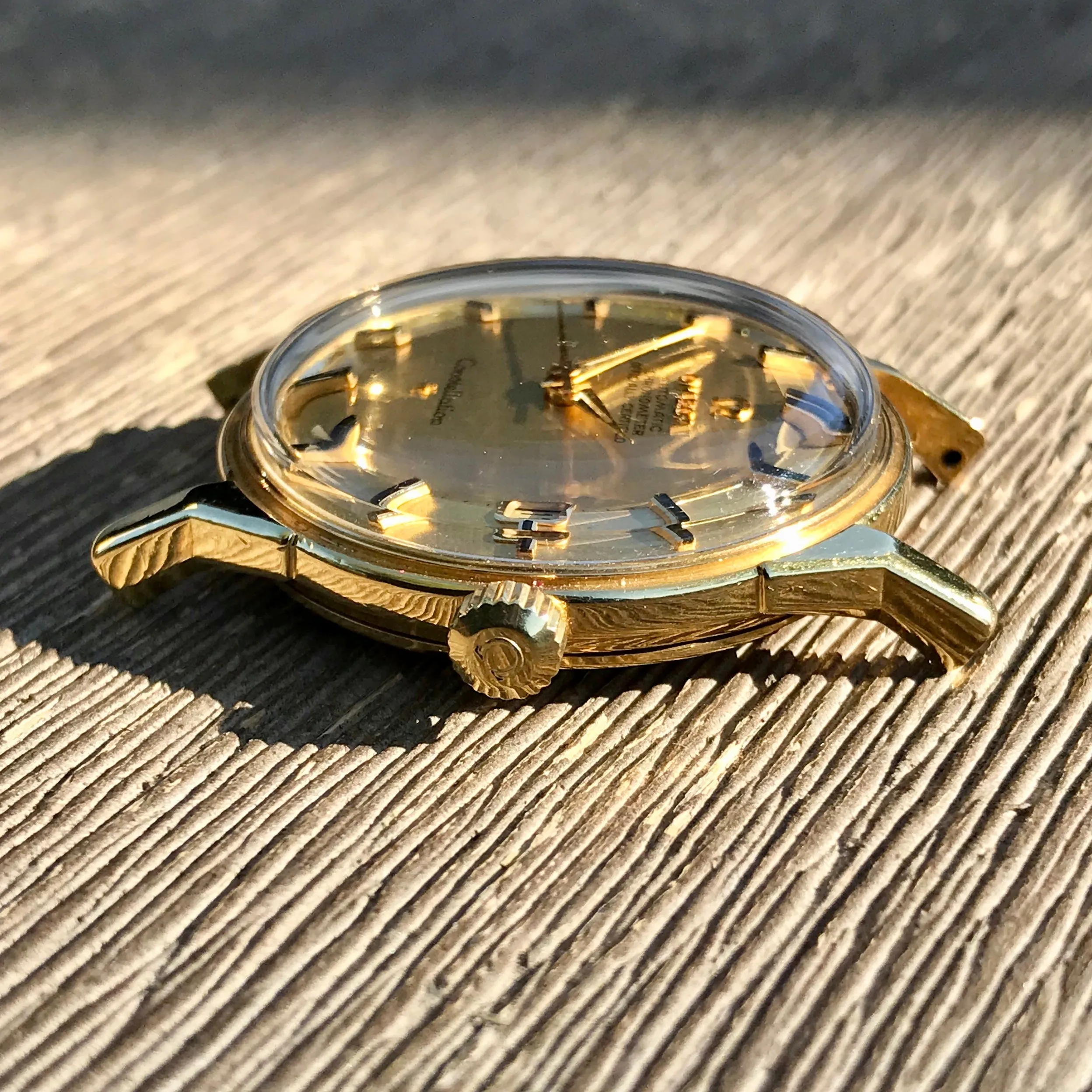 Vintage Omega Constellation Date 168.005 18K Yellow Gold Caliber 561 Automatic Wristwatch