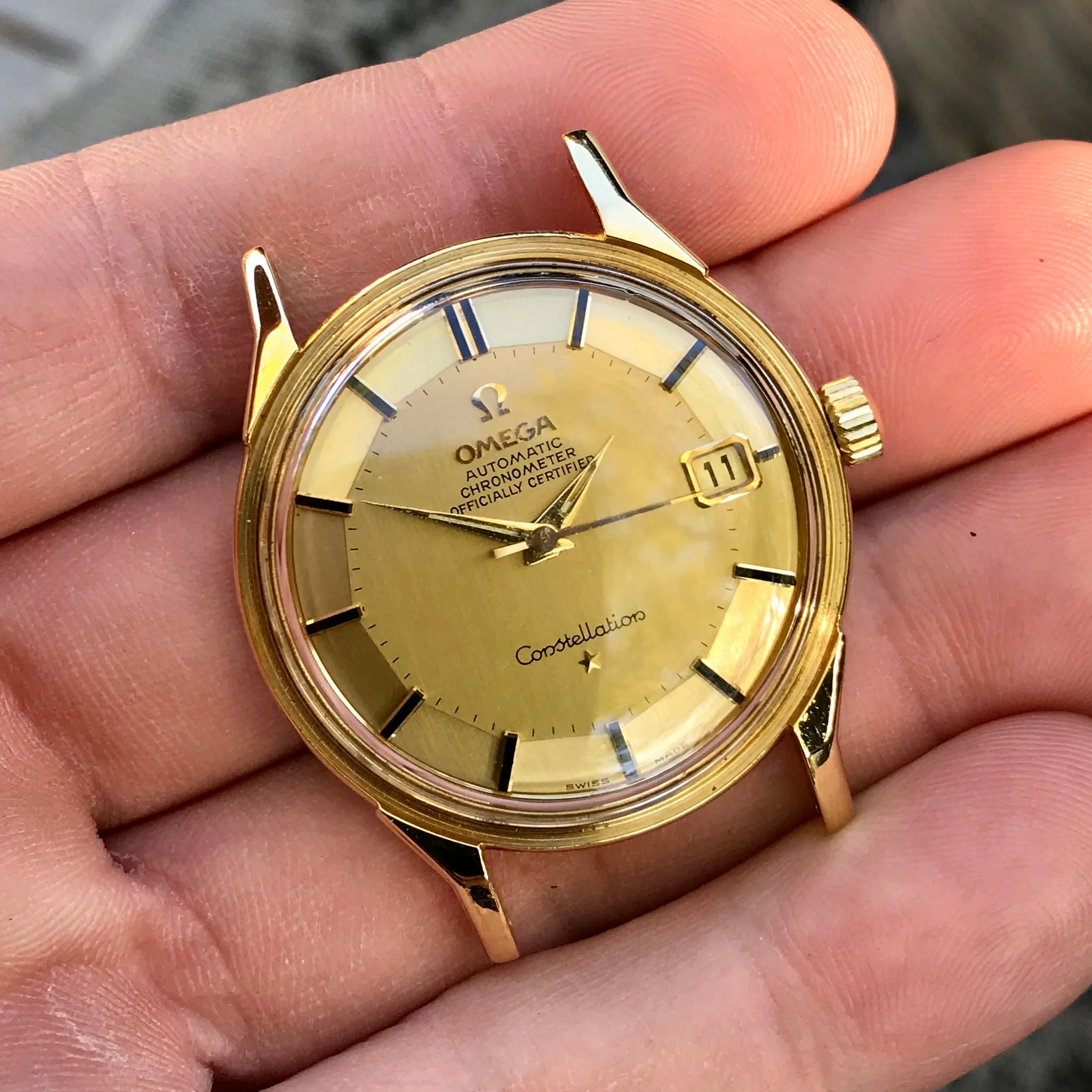 Vintage Omega Constellation Date 168.005 18K Yellow Gold Caliber 561 Automatic Wristwatch