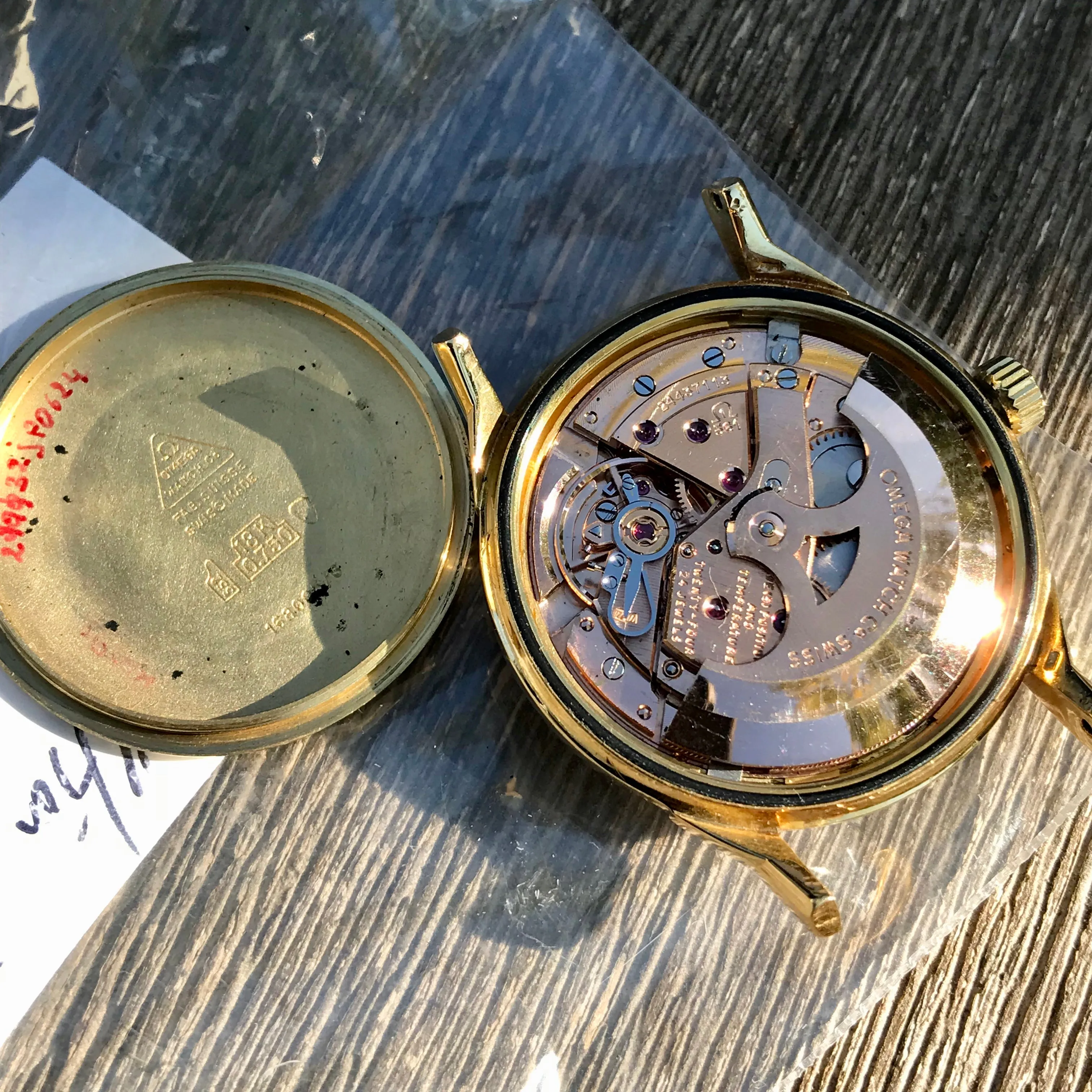 Vintage Omega Constellation Date 168.005 18K Yellow Gold Caliber 561 Automatic Wristwatch