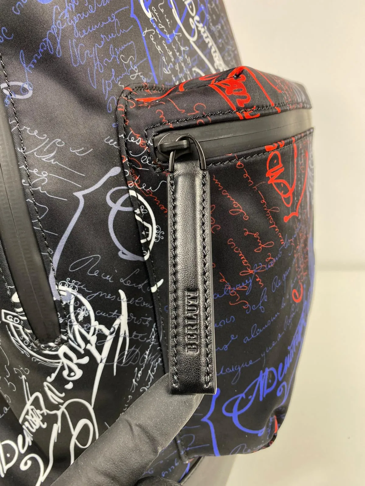 Volume Backpack Multicolor Scritto