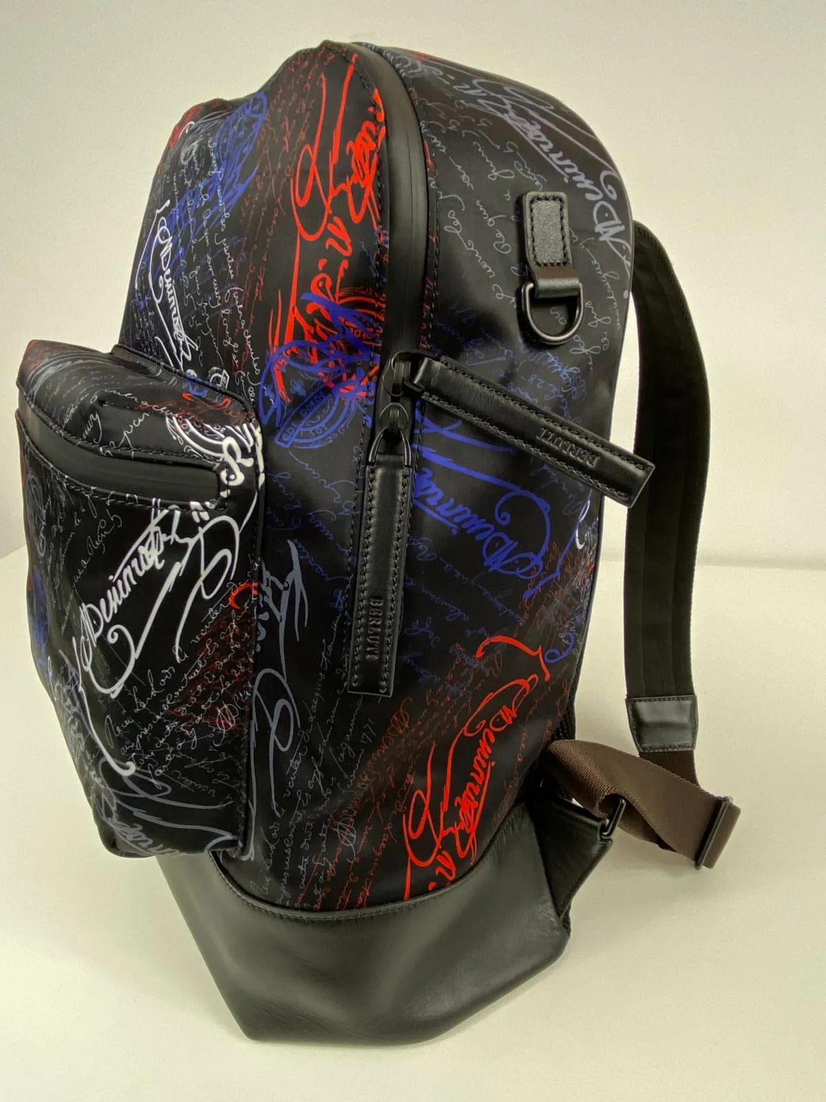 Volume Backpack Multicolor Scritto